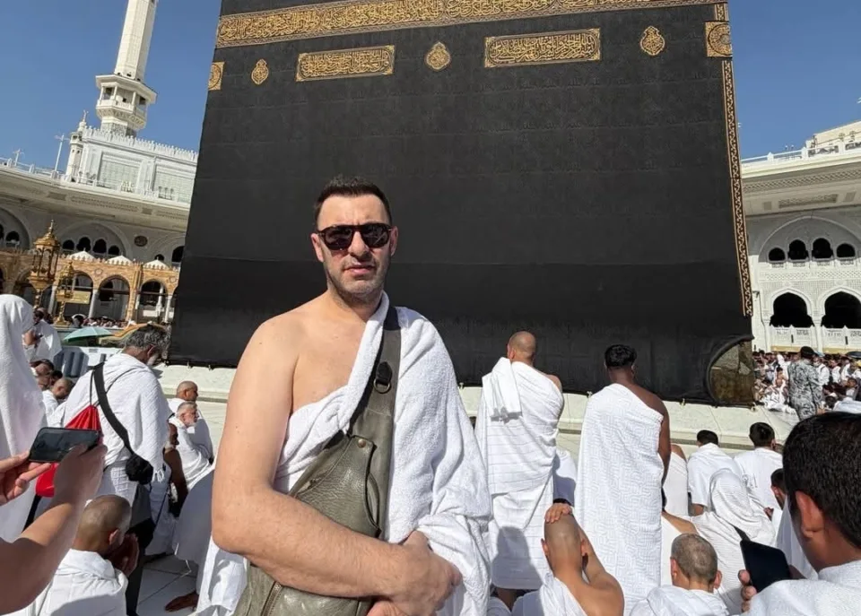 muaji-i-ramazanit,-aktori-vedat-bajrami-lajmerohet-nga-meka