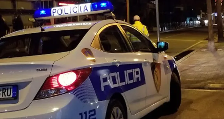 durres:-vjehrri-godet-me-sende-te-forta-dhendrin,-perfundojne-ne-spital