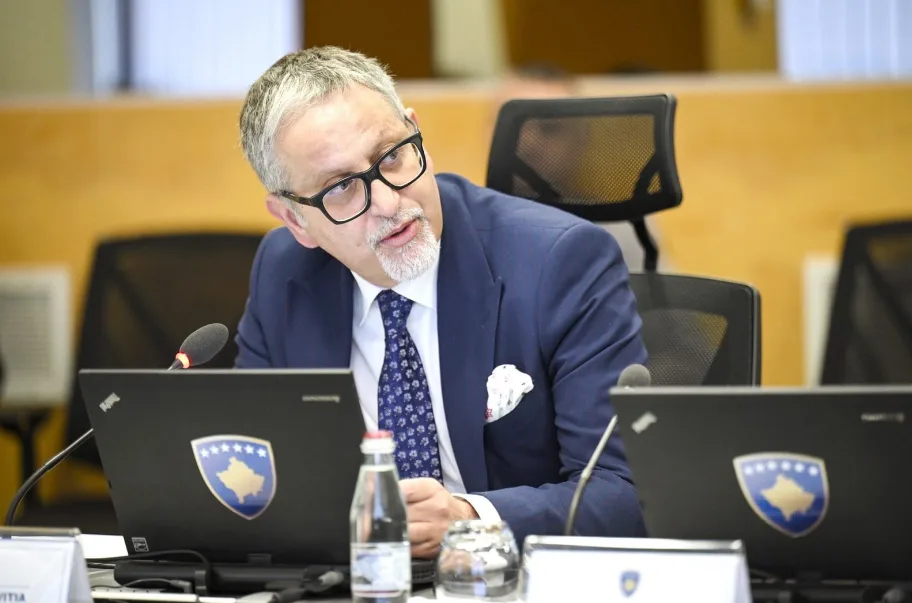 mungesa-e-barnave-per-pacientet-ne-qkuk-–-ministri-vitia:-te-gjitha-barnat-qe-gjenden-ne-stokun-e-shskuk-se-tashme-jane-publike